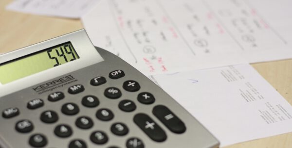 calculator-1156121_1920