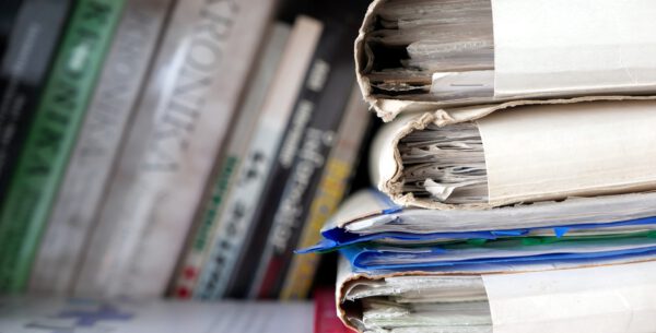 papers-g041945d1f_1920