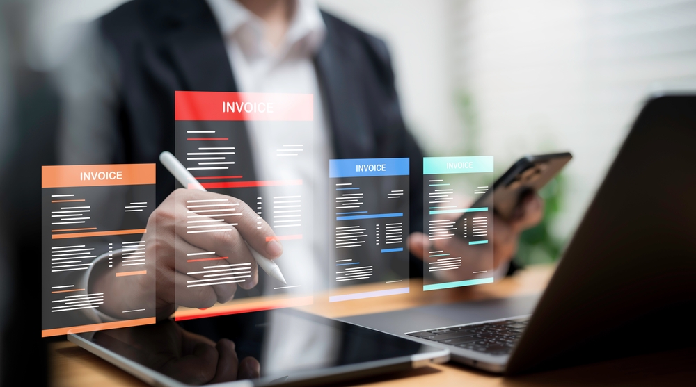 למה העיצוב של החשבונית שלכם קובע כמה מהר ישלמו לכם